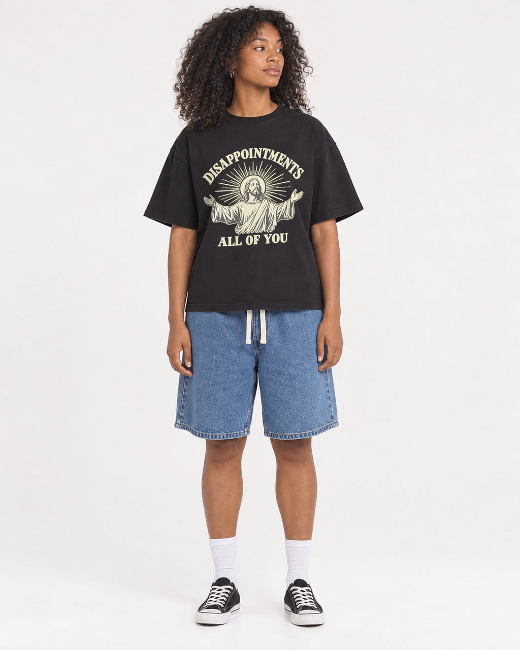 Mockup Boxy Heavyweight Tee Black female full-body 05