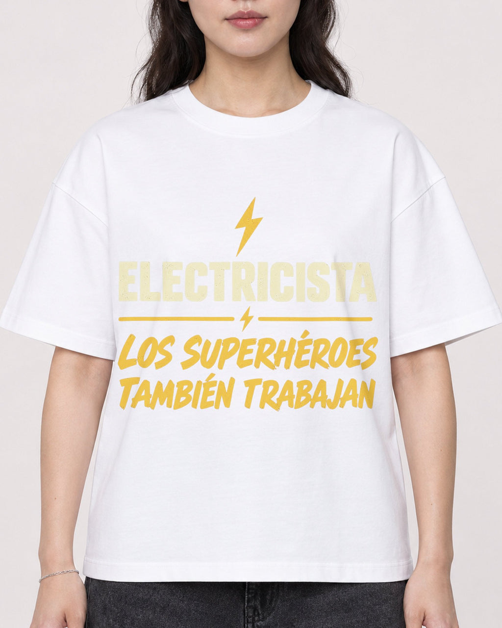 Mockup Boxy Heavyweight Tee White female close-up 03