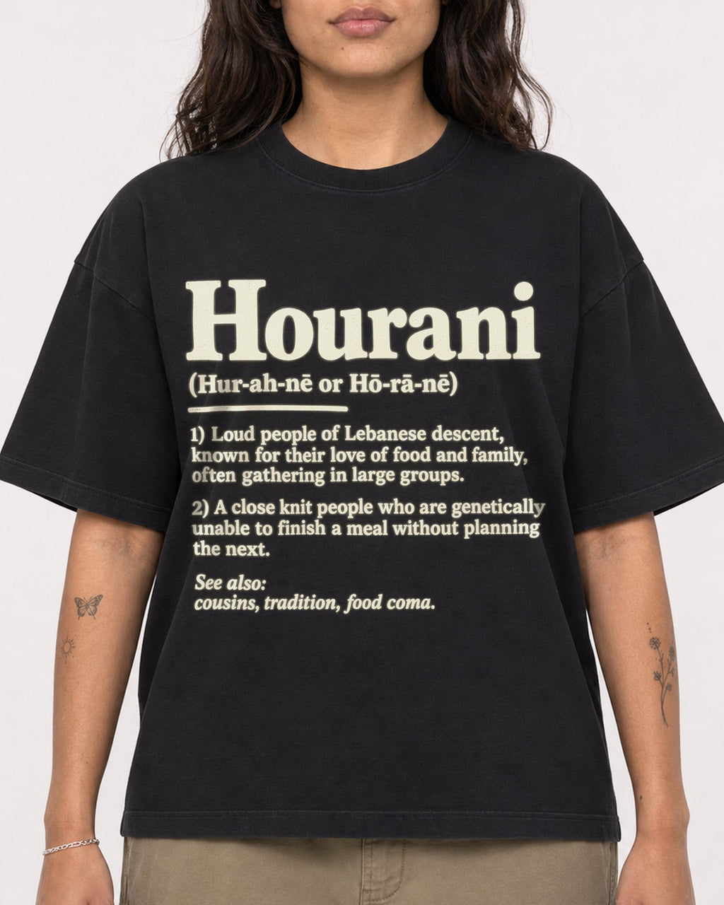 Mockup Boxy Heavyweight Tee Black female close-up 06