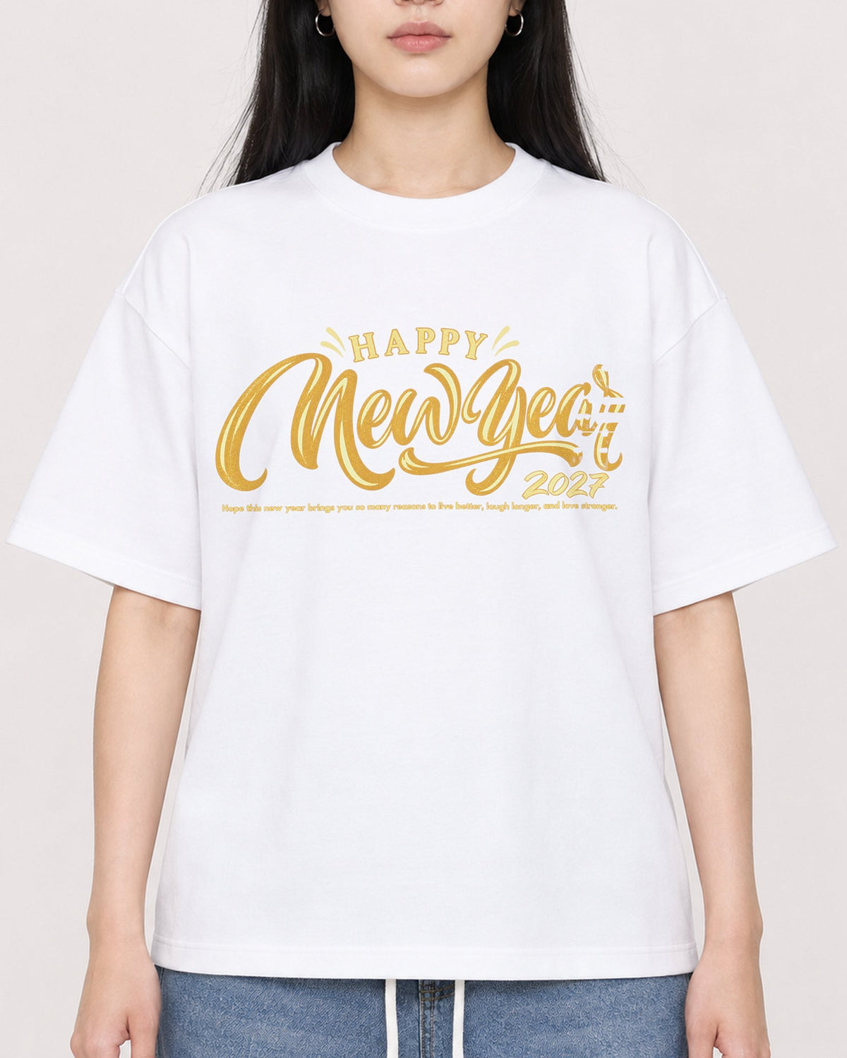 Mockup Boxy Heavyweight Tee White female close-up 01