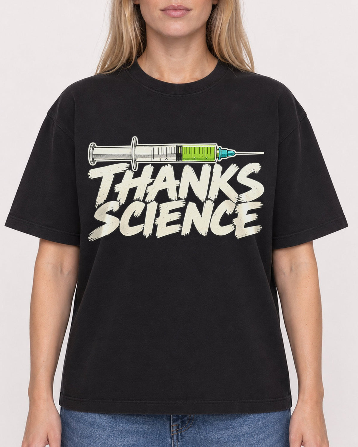 Mockup Boxy Heavyweight Tee Black female close-up 08