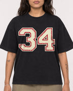 Mockup Boxy Heavyweight Tee Black female close-up 06