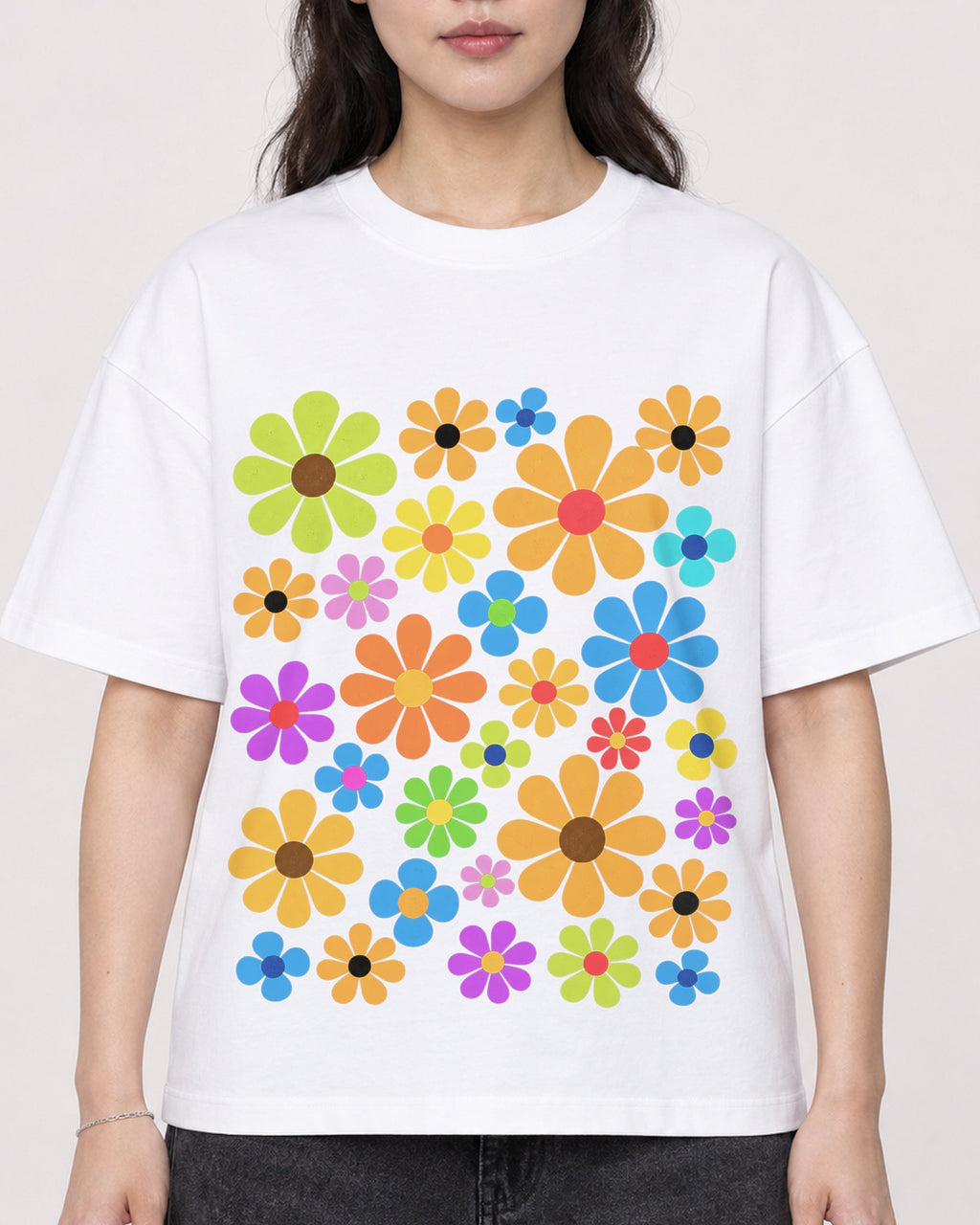 Mockup Boxy Heavyweight Tee White female close-up 03
