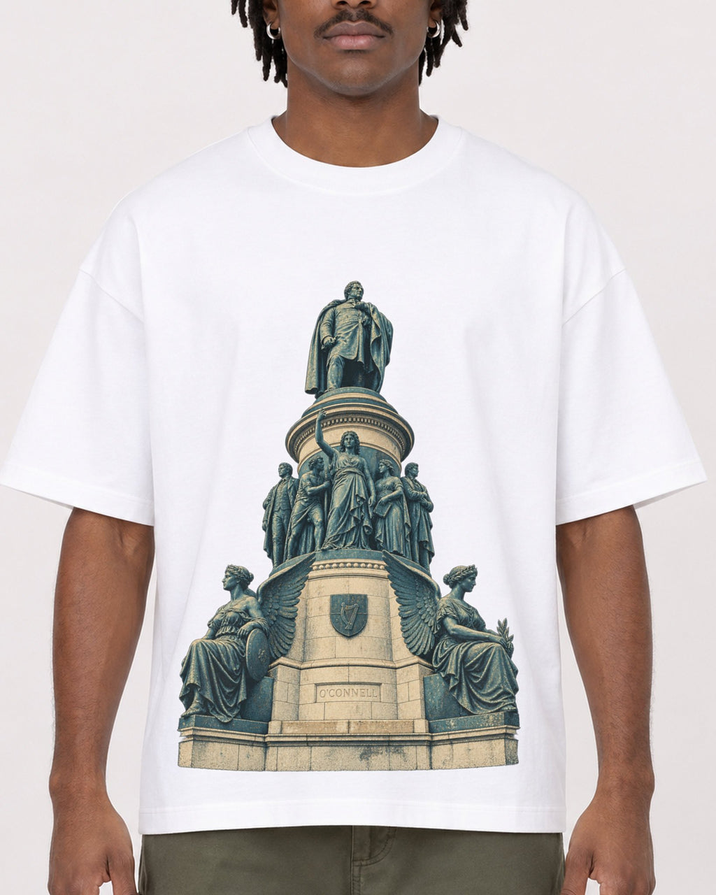 Mockup Boxy Heavyweight Tee White male close-up 04