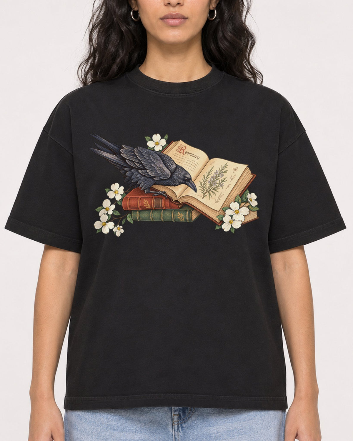 Mockup Boxy Heavyweight Tee Black female close-up 07