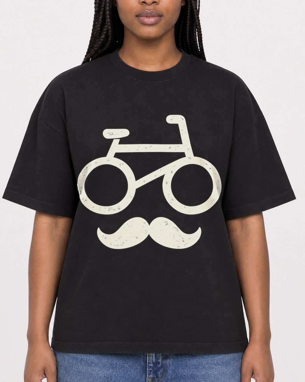 Mockup Boxy Heavyweight Tee Black female close-up 04