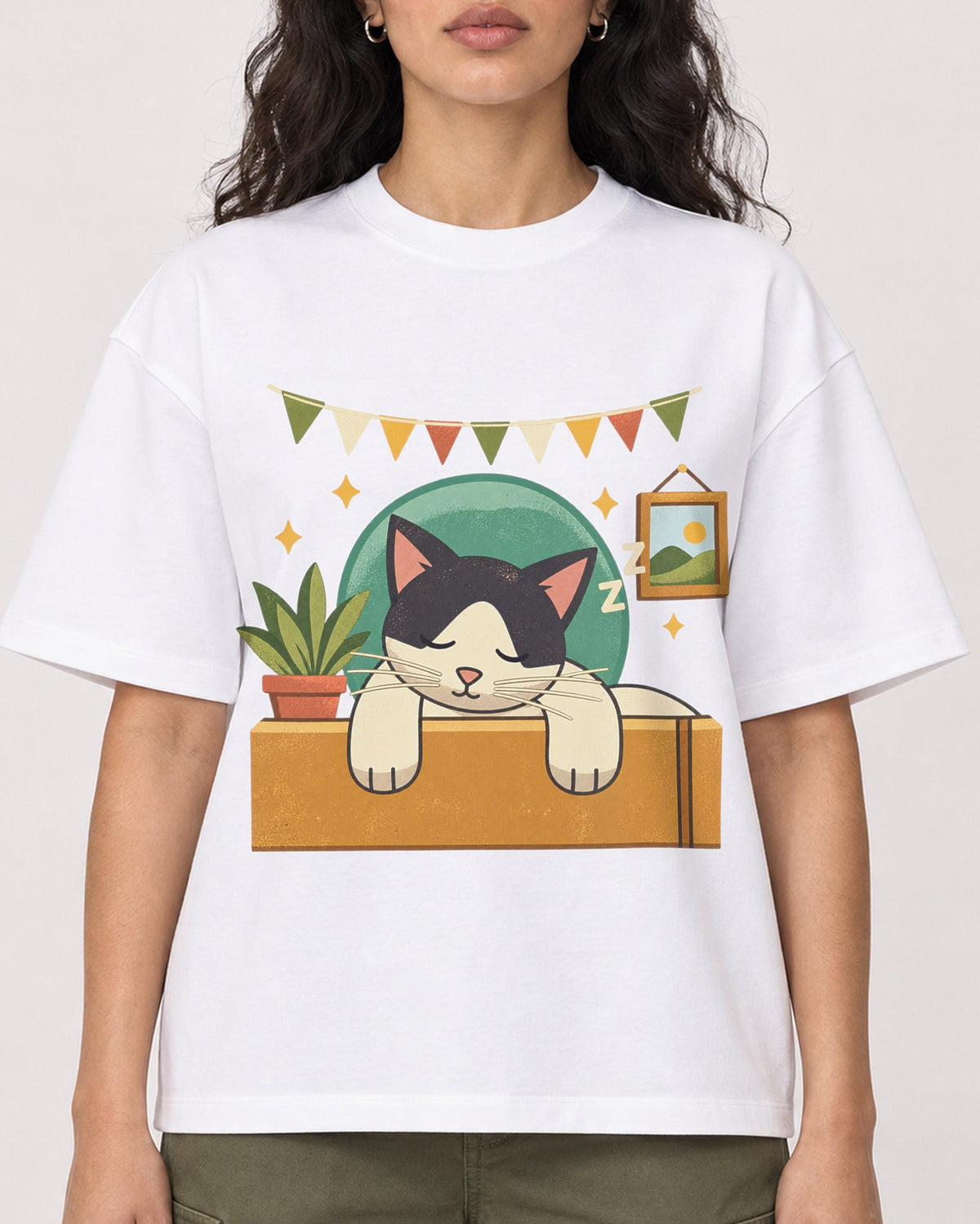 Mockup Boxy Heavyweight Tee White female close-up 07