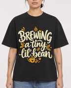 Mockup Boxy Heavyweight Tee Black female close-up 12