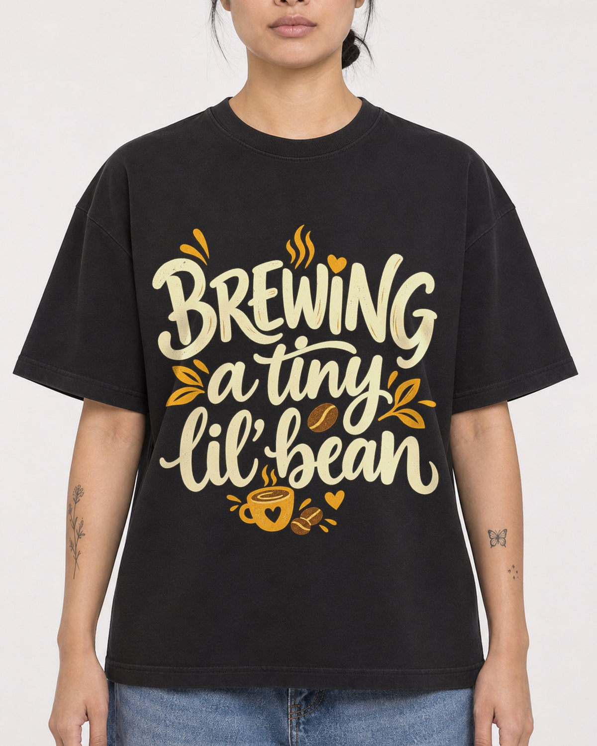 Mockup Boxy Heavyweight Tee Black female close-up 12
