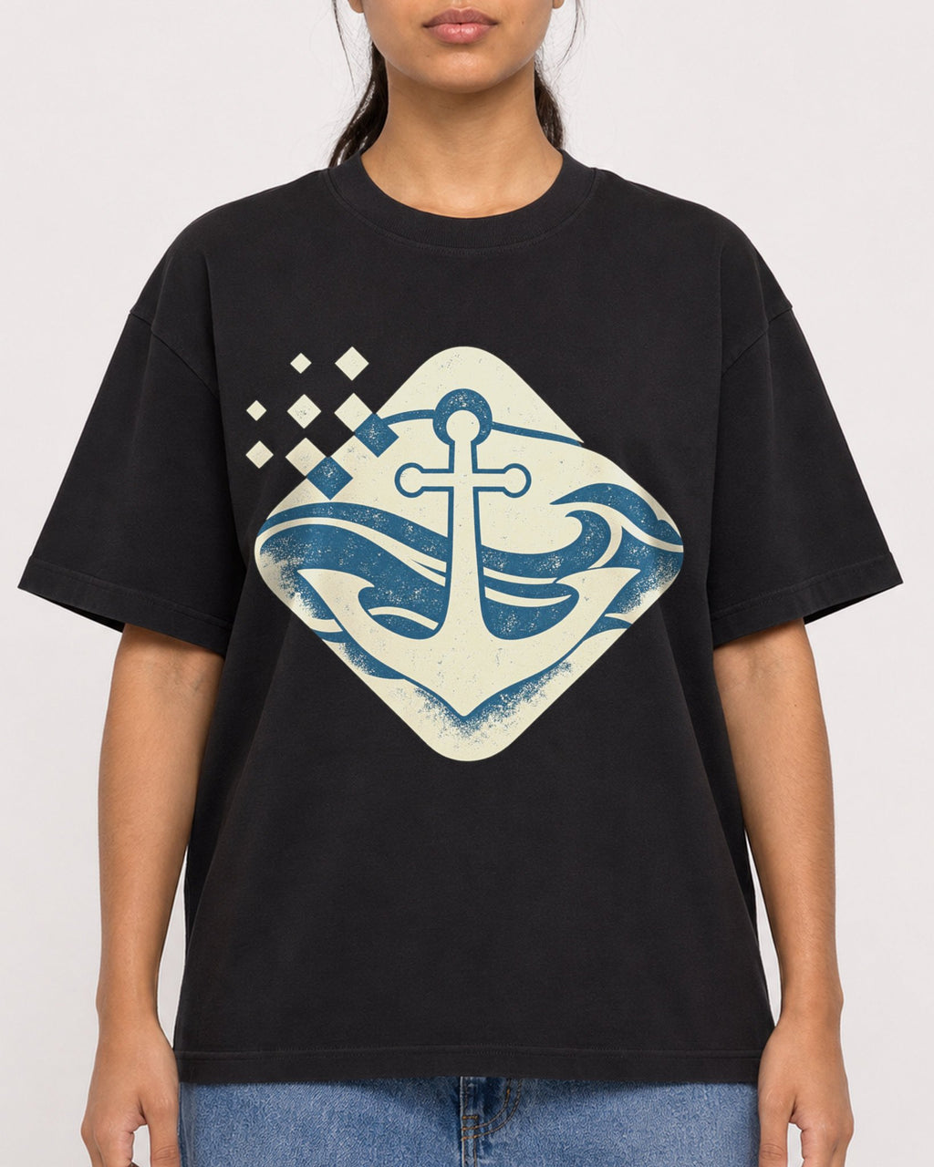 Mockup Boxy Heavyweight Tee Black female close-up 16