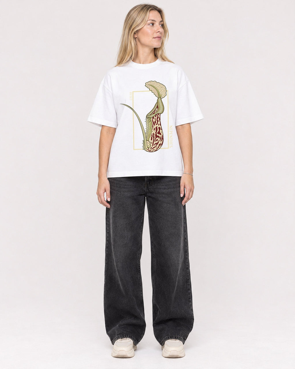 Mockup Boxy Heavyweight Tee White female full-body 08