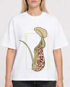 Mockup Boxy Heavyweight Tee White female close-up 08
