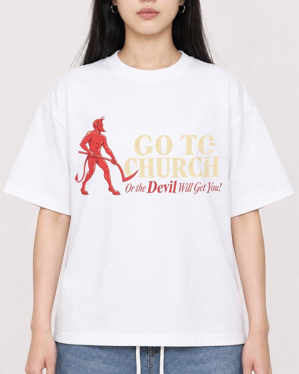 Mockup Boxy Heavyweight Tee White female close-up 01