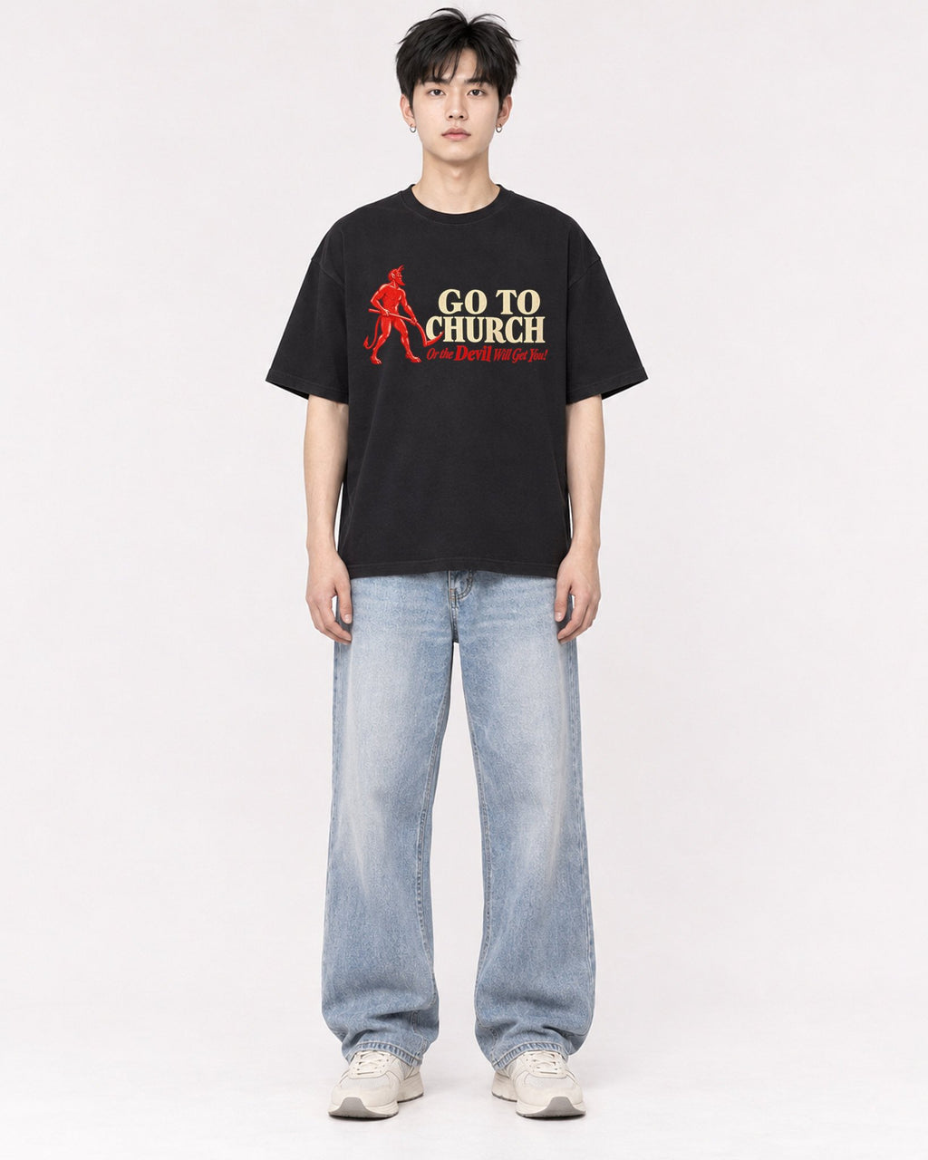 Mockup Boxy Heavyweight Tee Black male full-body 01