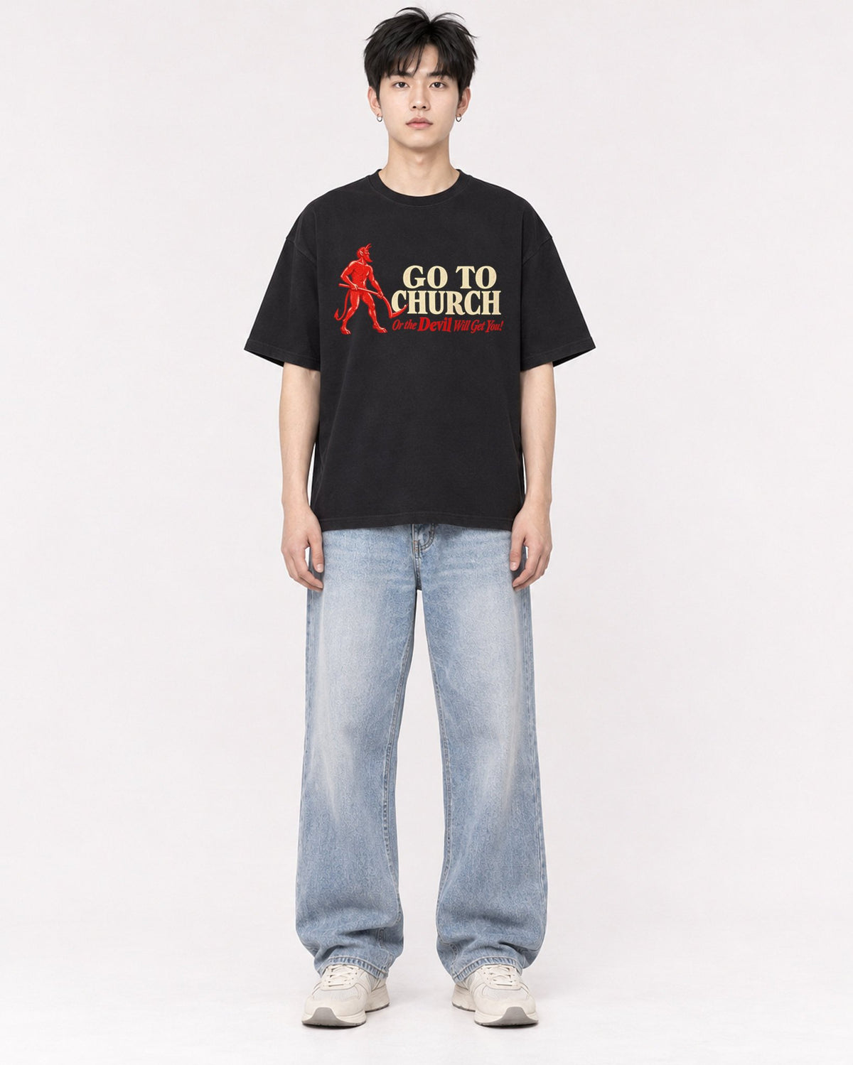 Mockup Boxy Heavyweight Tee Black male full-body 01