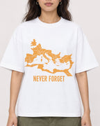 Mockup Boxy Heavyweight Tee White female close-up 02