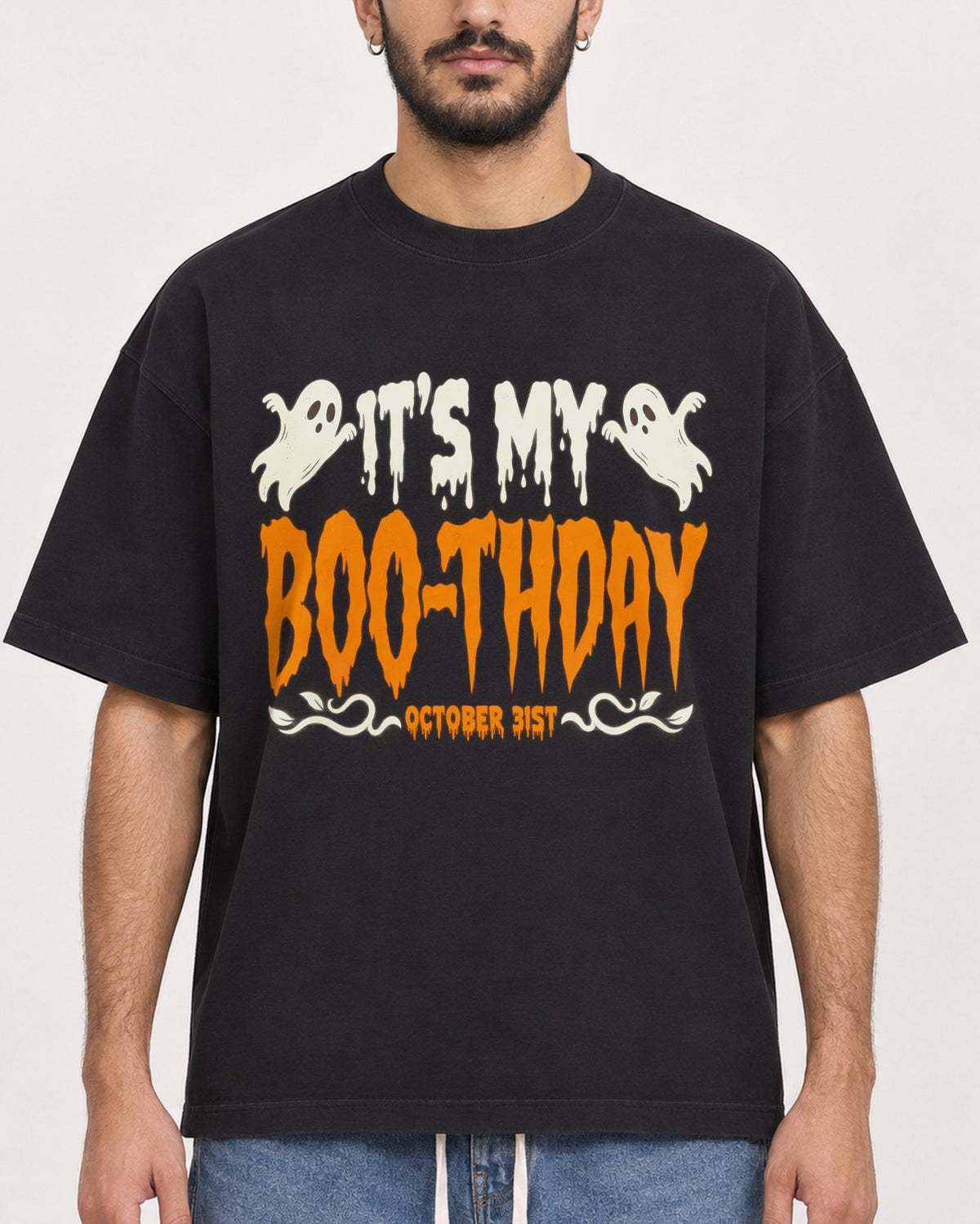 Mockup Boxy Heavyweight Tee Black male close-up 07