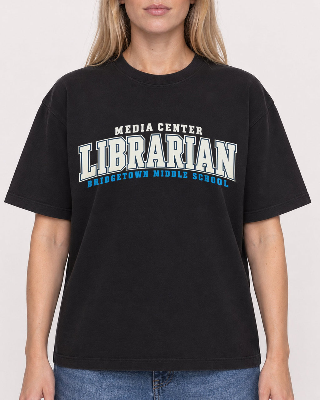 Mockup Boxy Heavyweight Tee Black female close-up 08