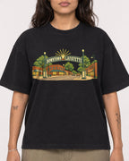 Mockup Boxy Heavyweight Tee Black female close-up 06
