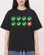 Mockup Boxy Heavyweight Tee Black female close-up 01