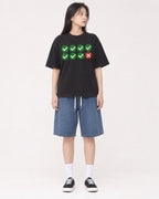 Mockup Boxy Heavyweight Tee Black female full-body 01