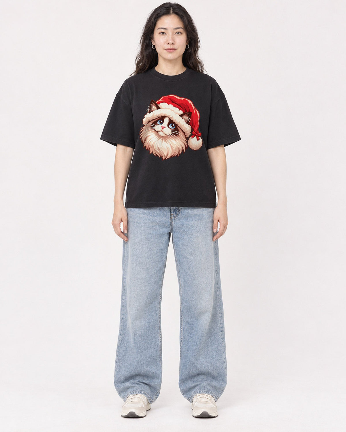 Mockup Boxy Heavyweight Tee Black female full-body 03