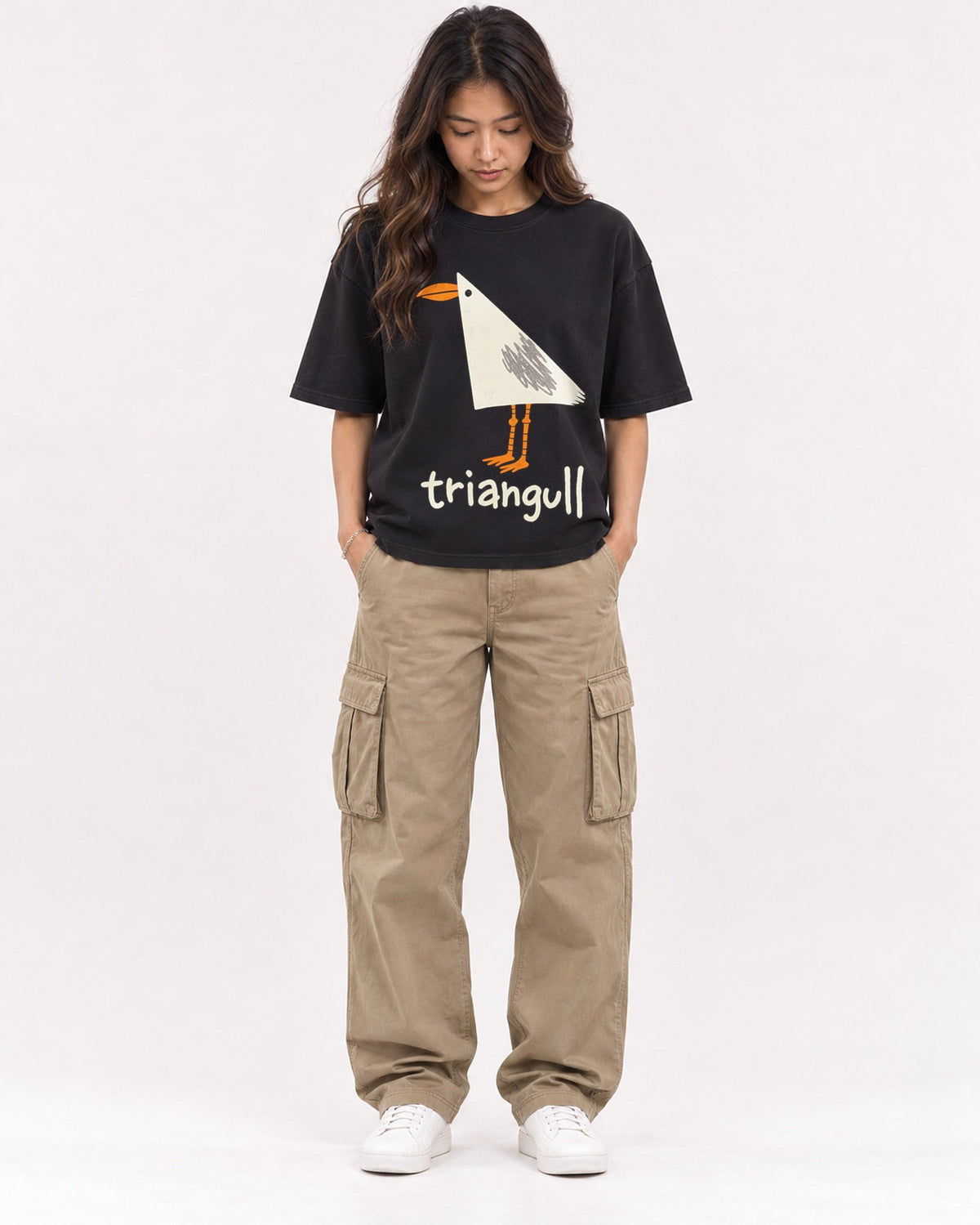 Mockup Boxy Heavyweight Tee Black female full-body 02