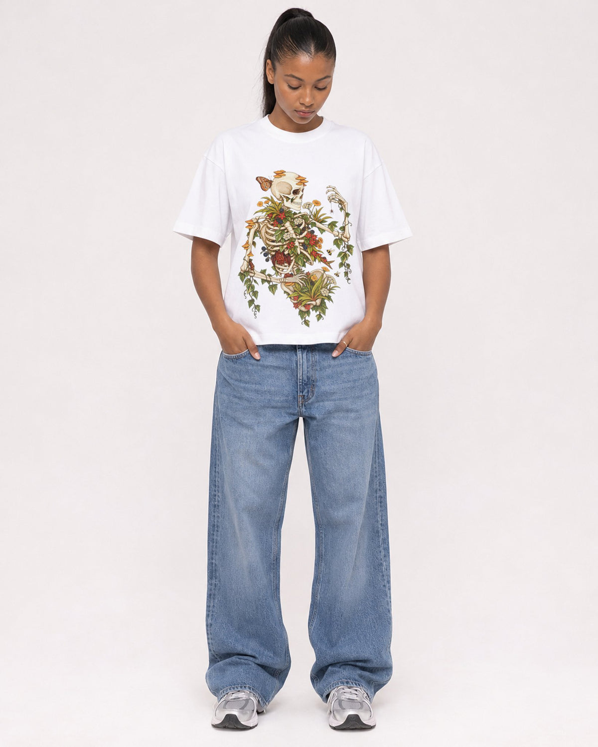 Mockup Boxy Heavyweight Tee White female full-body 25