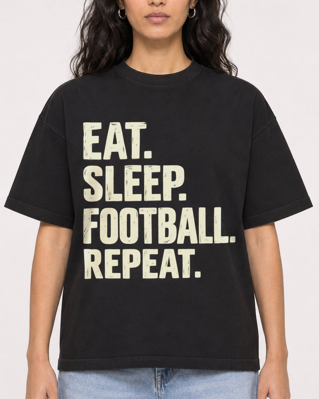Mockup Boxy Heavyweight Tee Black female close-up 07