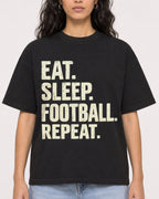 Mockup Boxy Heavyweight Tee Black female close-up 07