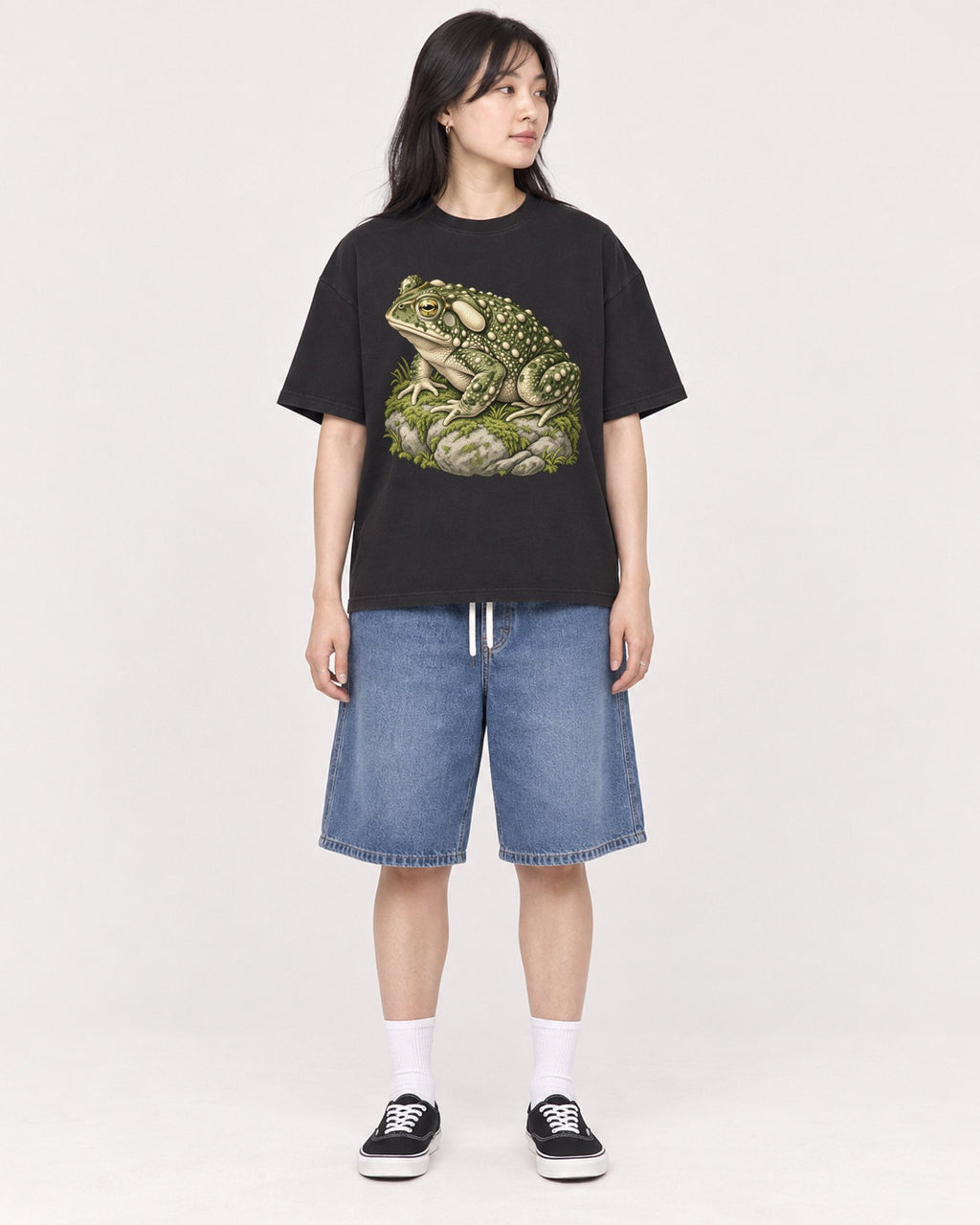 Mockup Boxy Heavyweight Tee Black female full-body 13