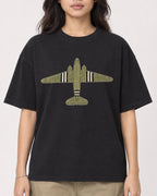 Mockup Boxy Heavyweight Tee Black female close-up 02
