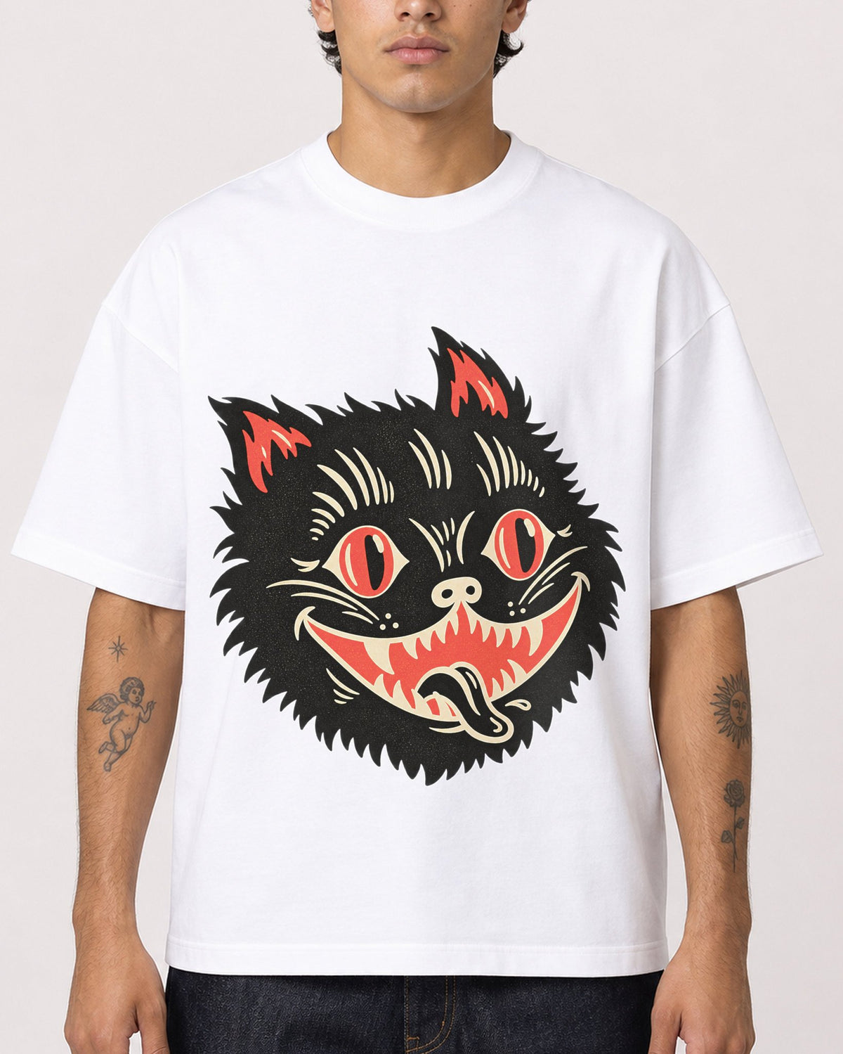 Mockup Boxy Heavyweight Tee White male close-up 36