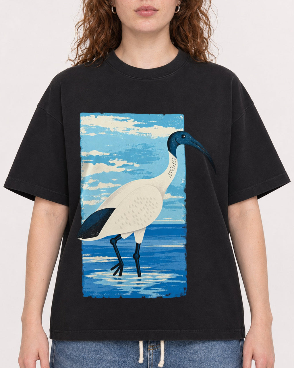 Mockup Boxy Heavyweight Tee Black female close-up 09