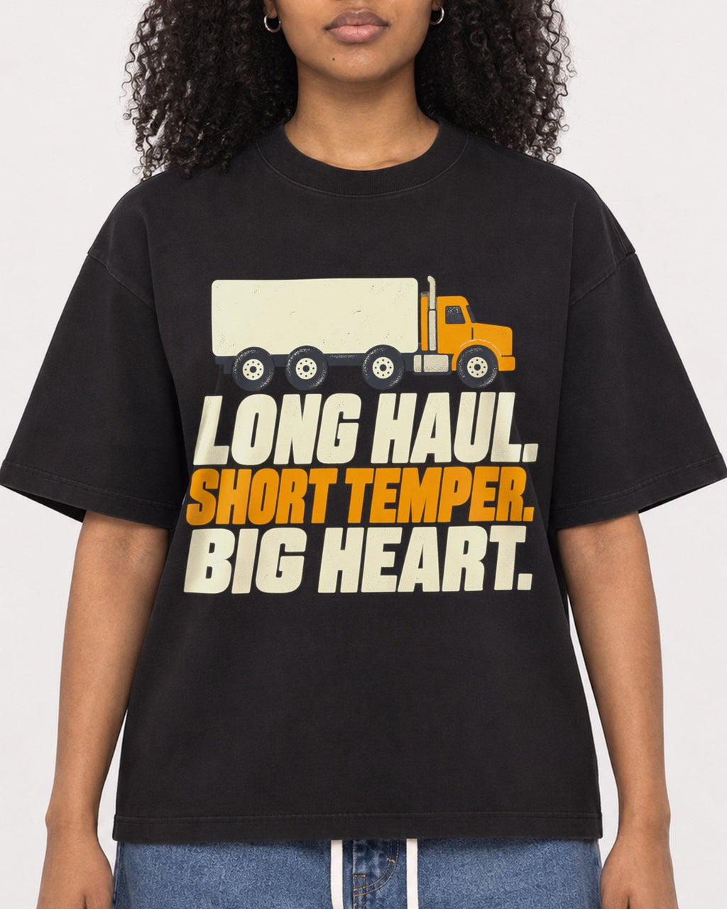 Mockup Boxy Heavyweight Tee Black female close-up 05