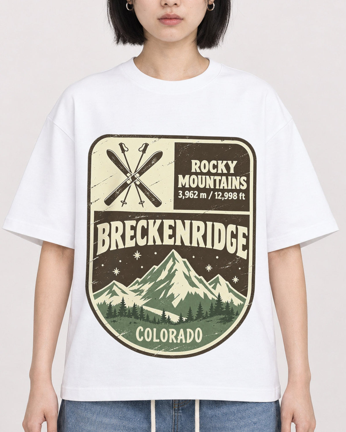 Mockup Boxy Heavyweight Tee White female close-up 11
