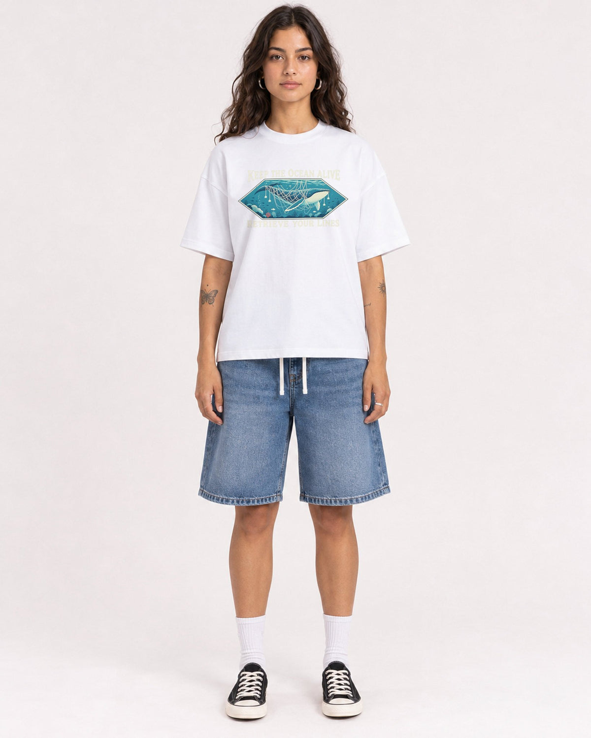 Mockup Boxy Heavyweight Tee White female full-body 06