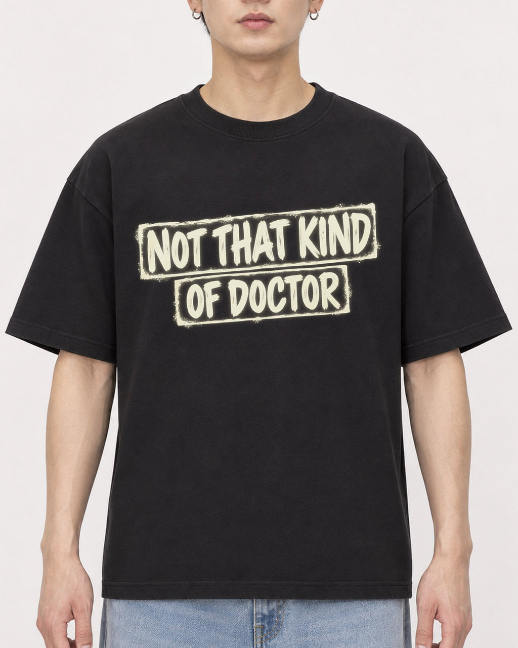 Mockup Boxy Heavyweight Tee Black male close-up 01