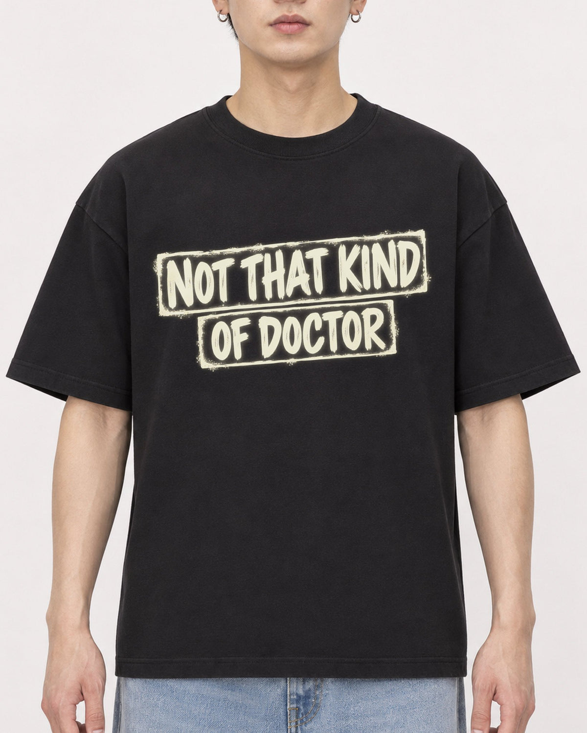Mockup Boxy Heavyweight Tee Black male close-up 01