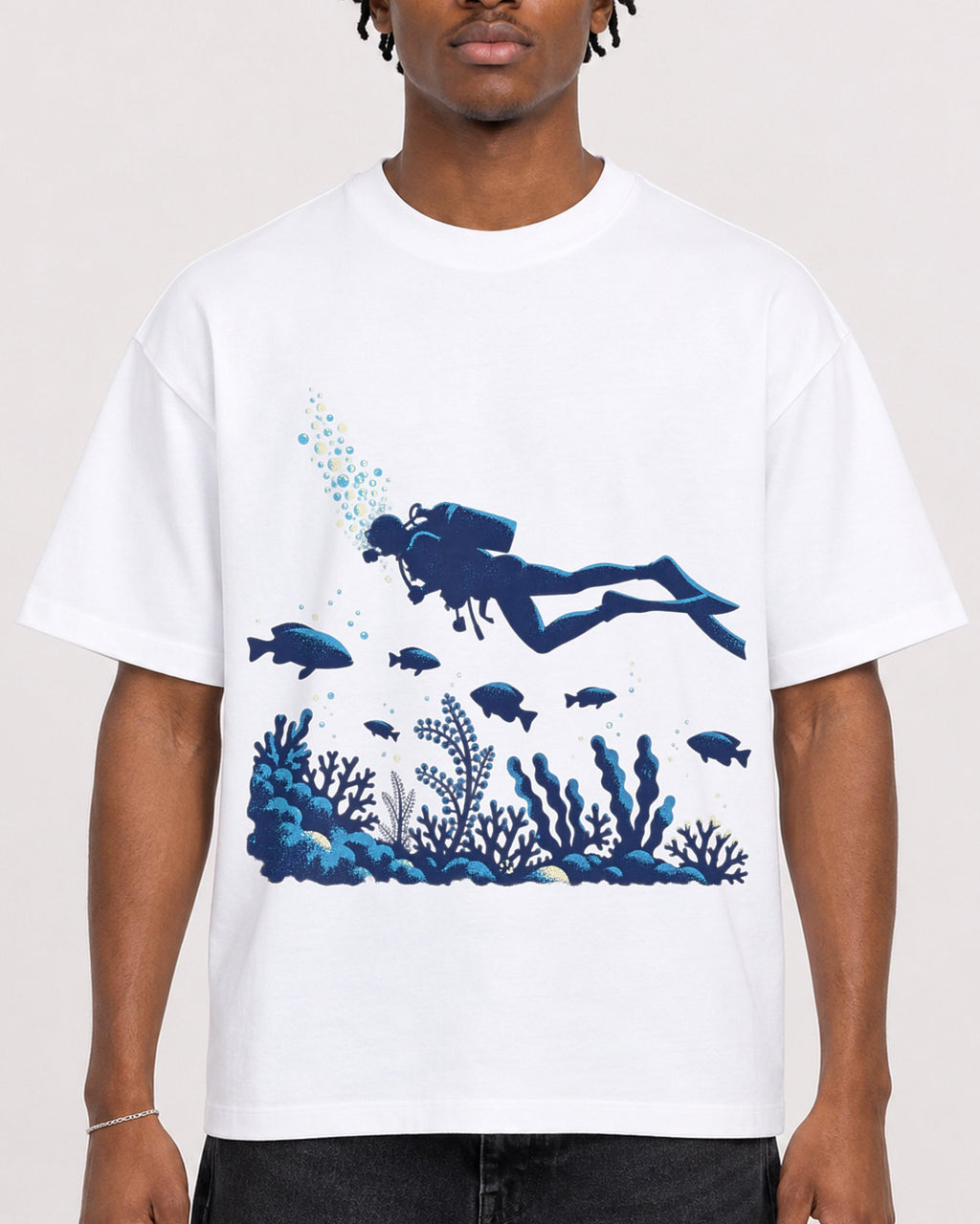 Mockup Boxy Heavyweight Tee White male close-up 05