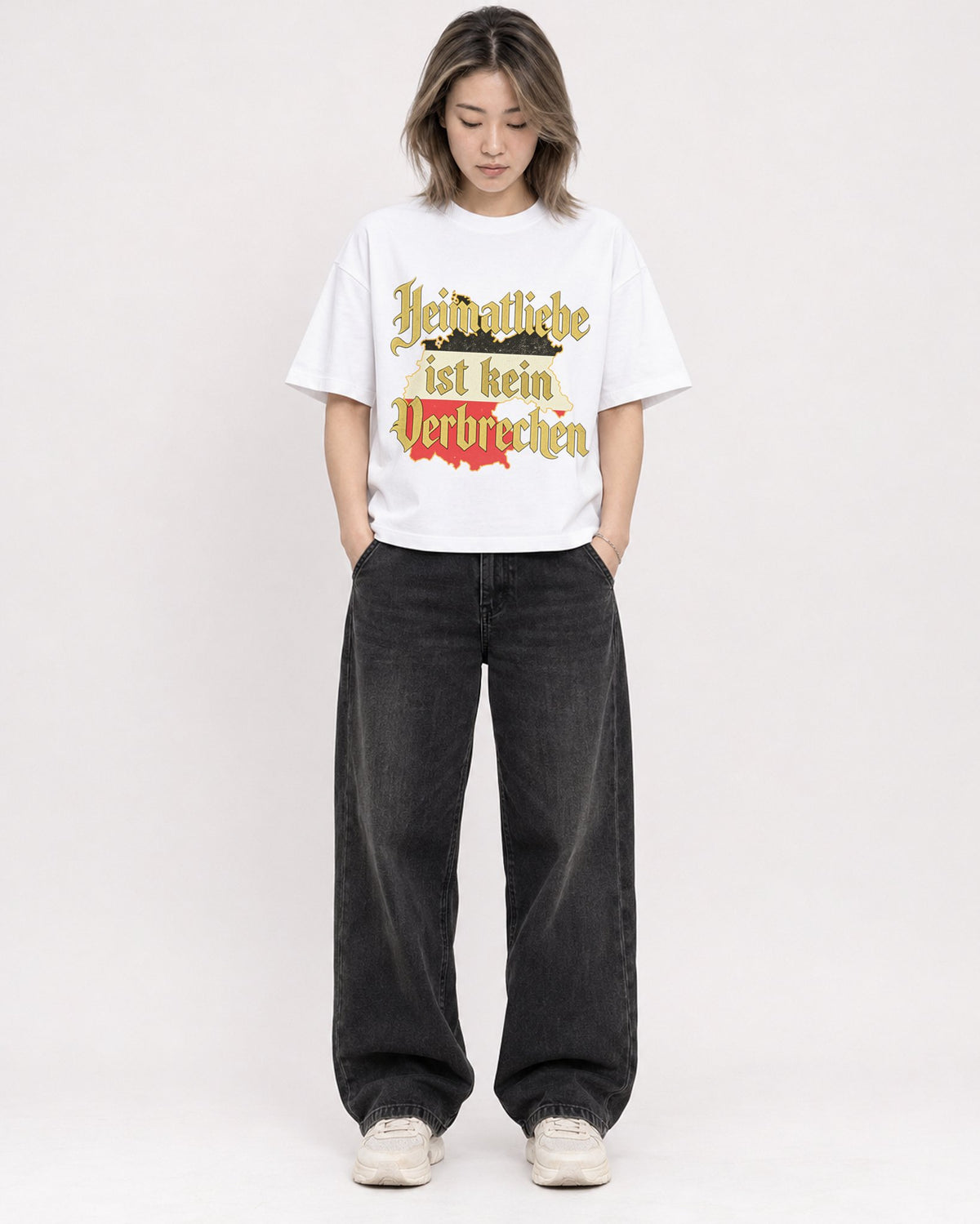 Mockup Boxy Heavyweight Tee White female full-body 33