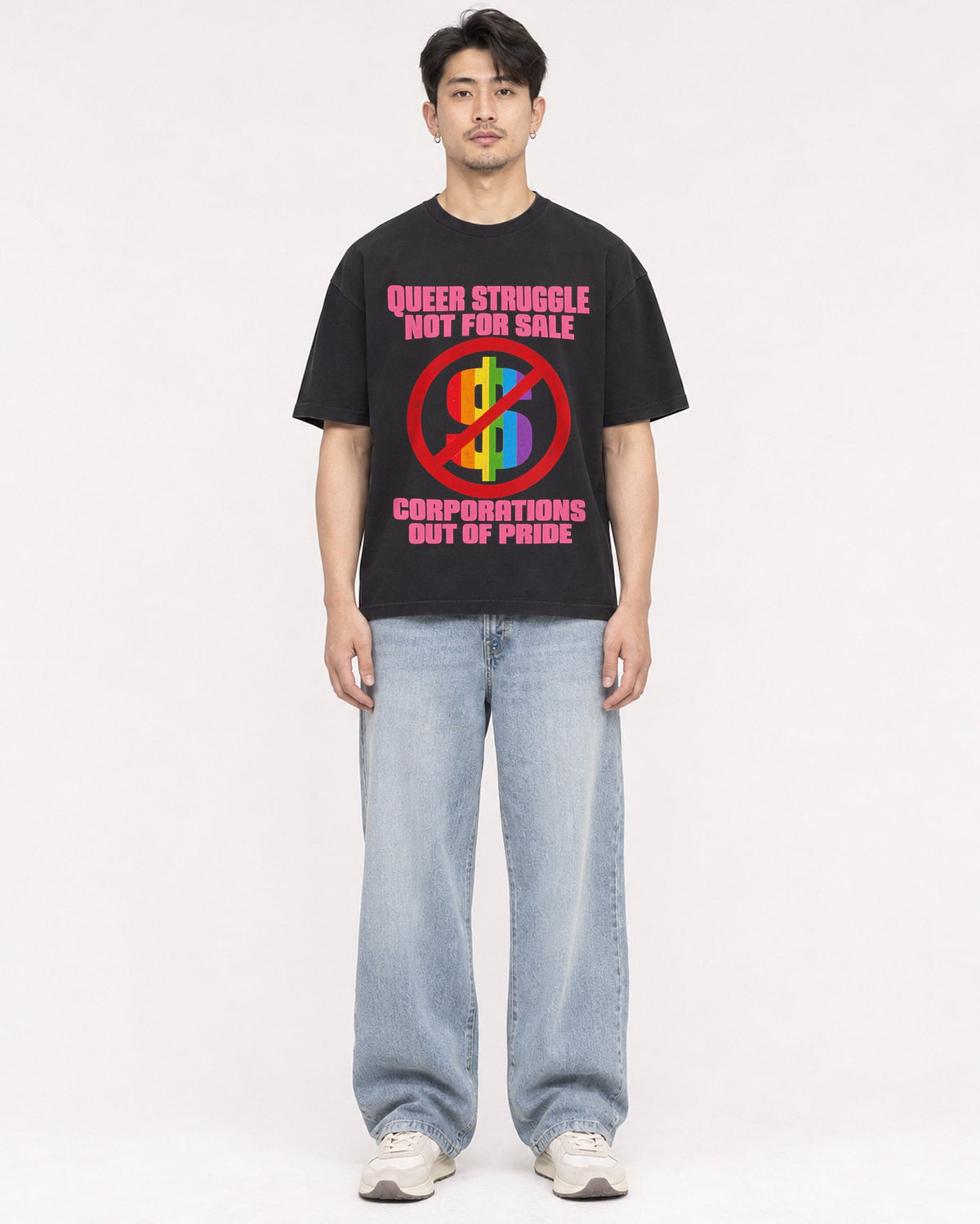 Mockup Boxy Heavyweight Tee Black male full-body 13
