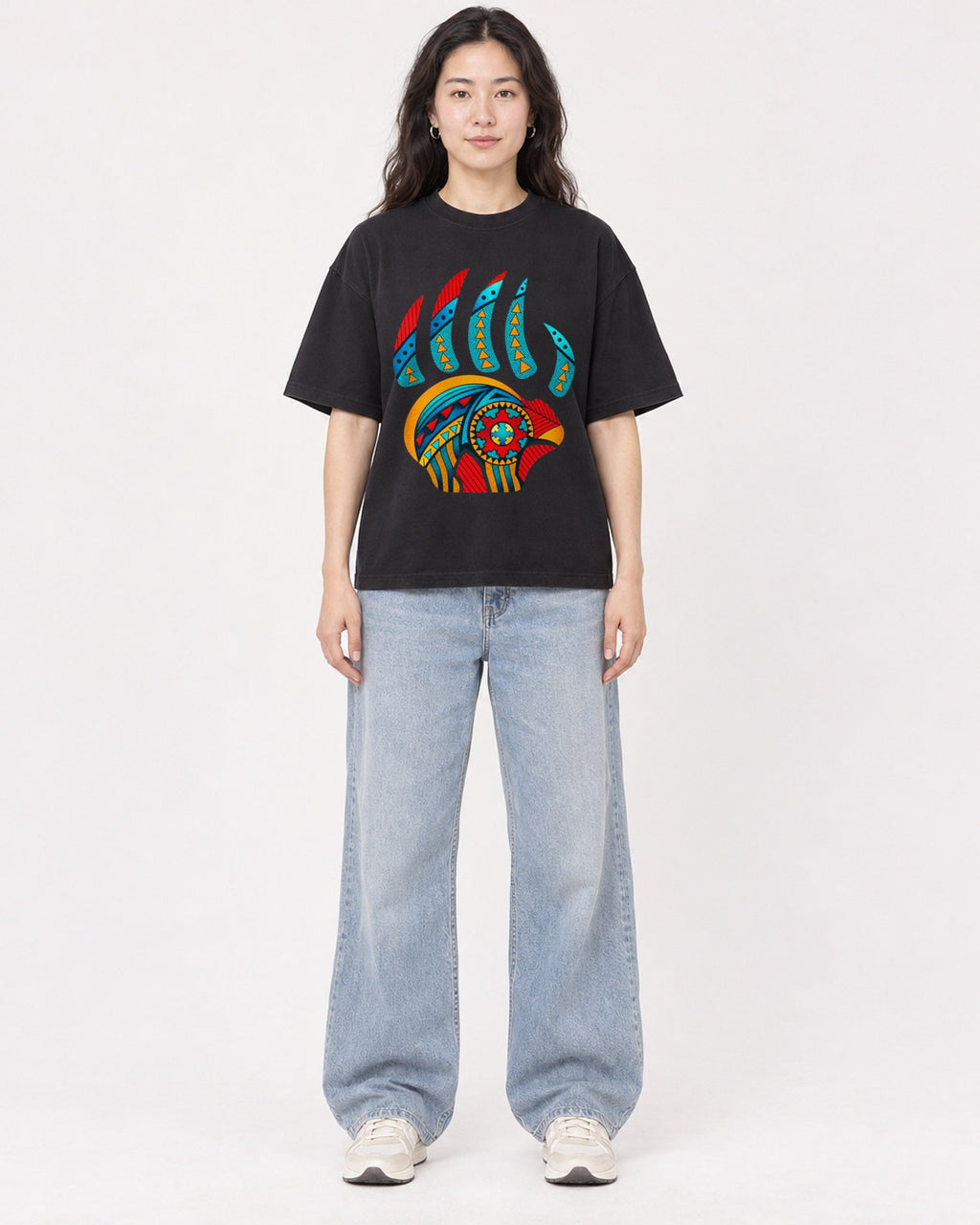 Mockup Boxy Heavyweight Tee Black female full-body 03