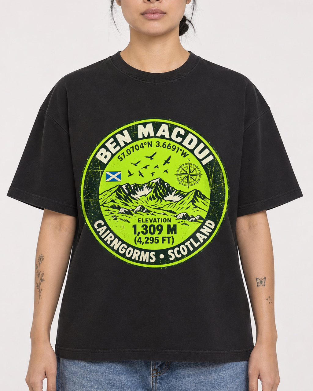 Mockup Boxy Heavyweight Tee Black female close-up 12