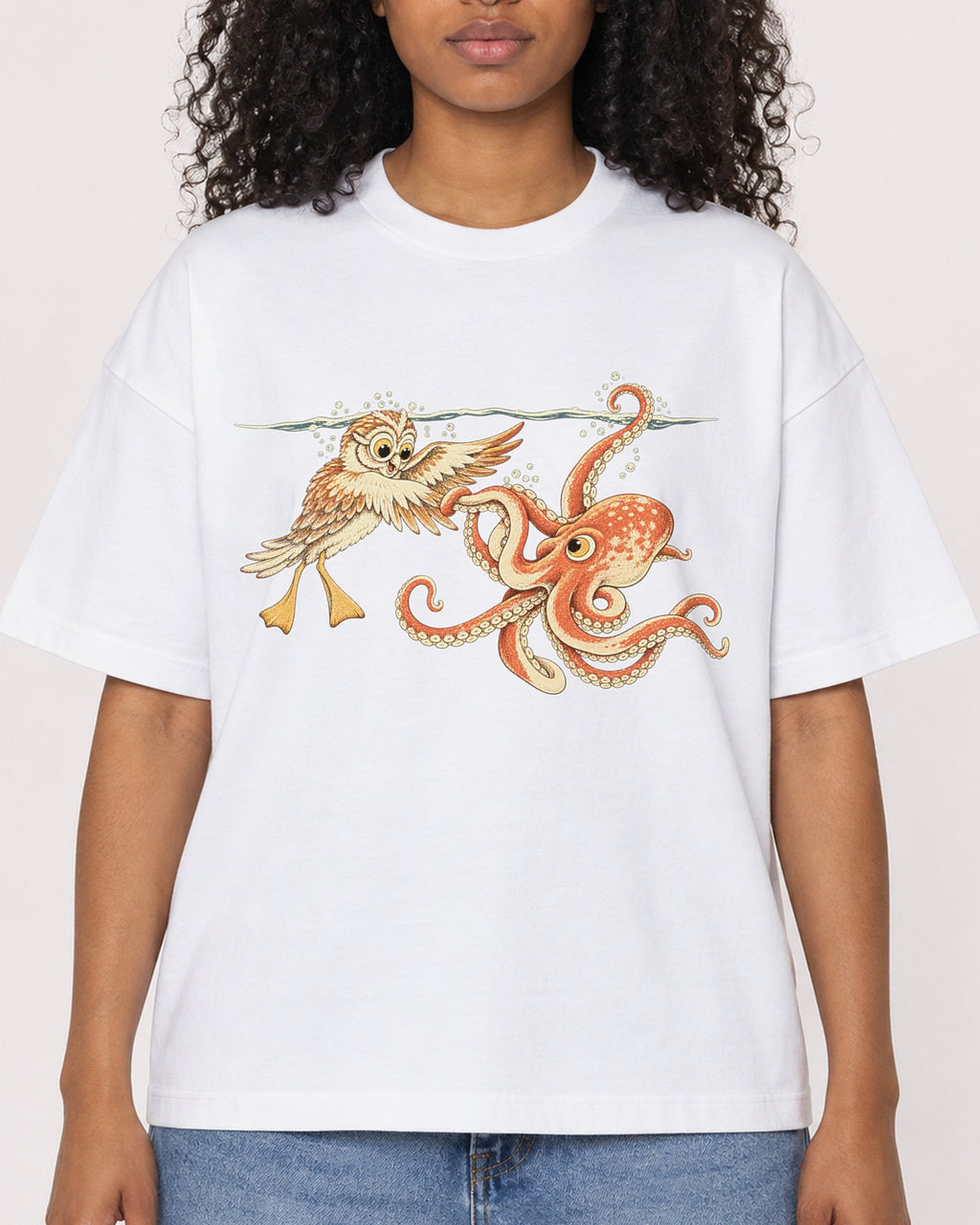 Mockup Boxy Heavyweight Tee White female close-up 05