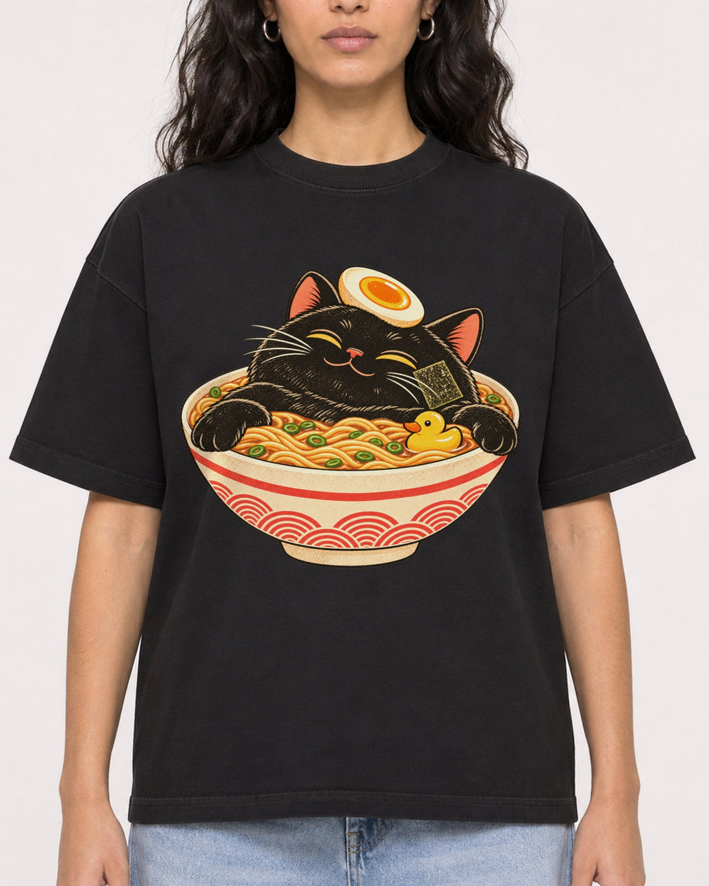 Mockup Boxy Heavyweight Tee Black female close-up 07
