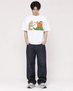 Mockup Boxy Heavyweight Tee White male full-body 11