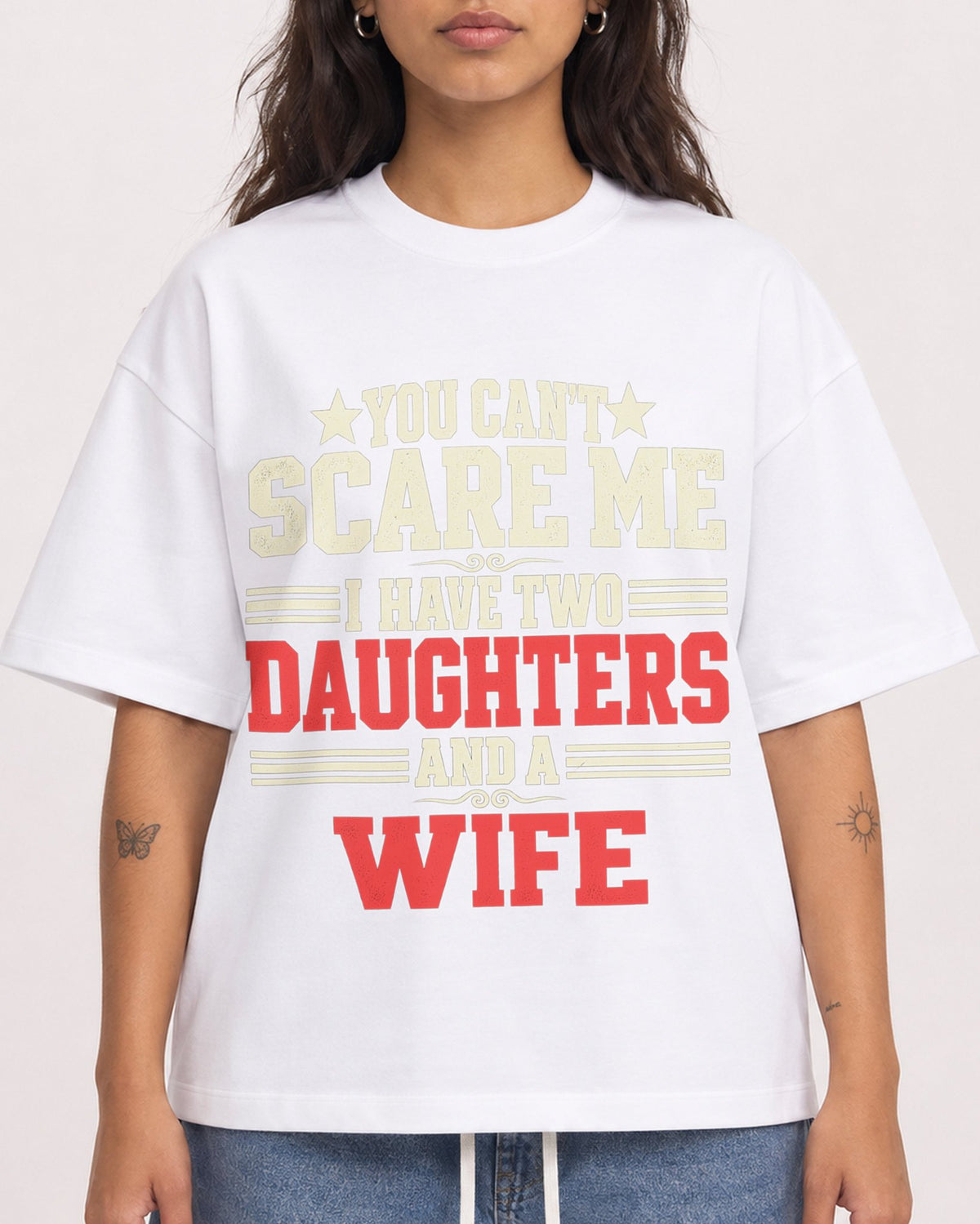 Mockup Boxy Heavyweight Tee White female close-up 06