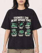 Mockup Boxy Heavyweight Tee Black female close-up 22