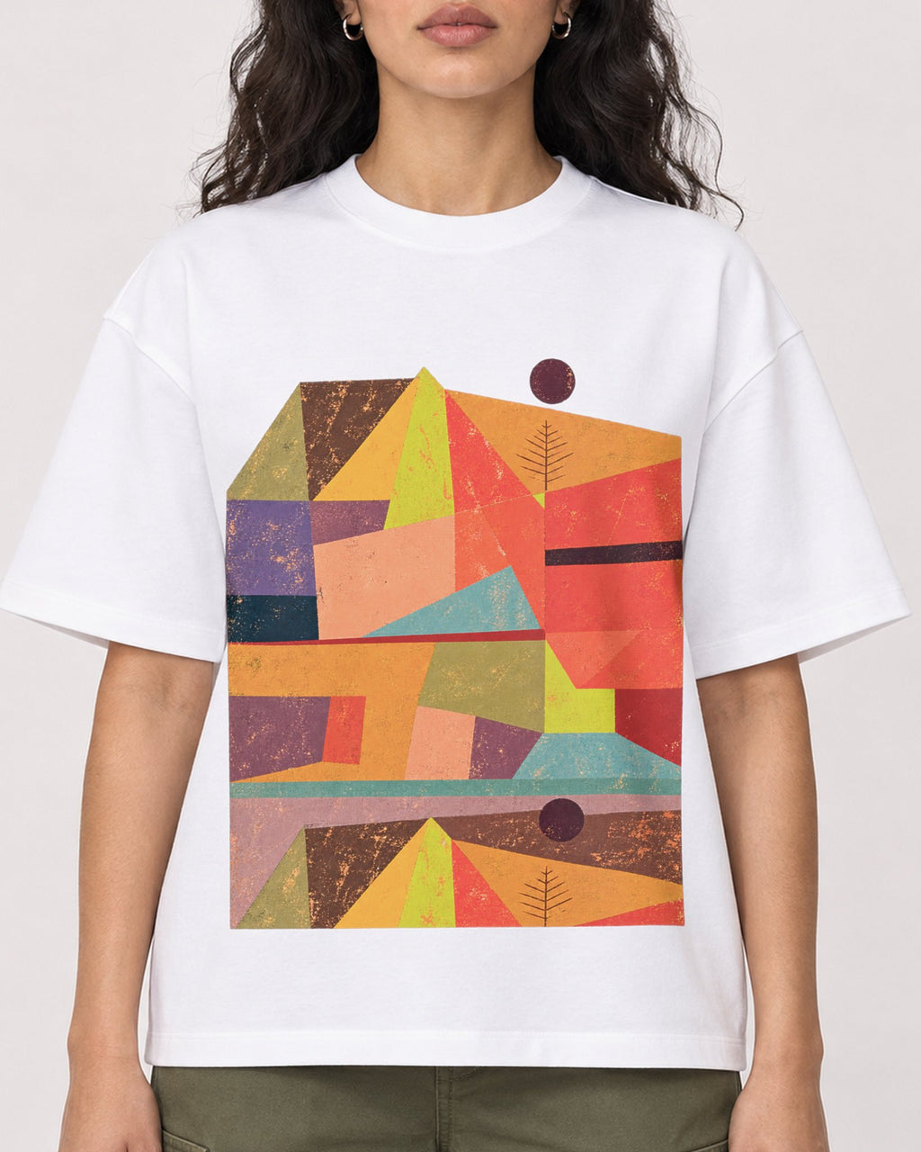 Mockup Boxy Heavyweight Tee White female close-up 07